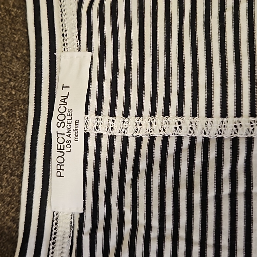 Project Social T top - Picture 3 of 4